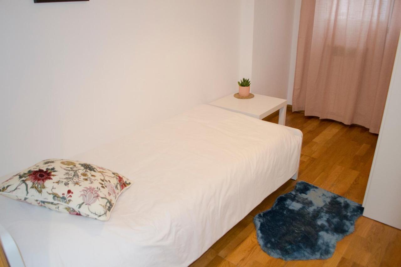 Apartamenticos Torrenueva I Zaragoza Dış mekan fotoğraf